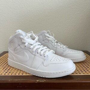 NWT Nike Men's White AIR Jordan 1 MID Sneakers Size 12